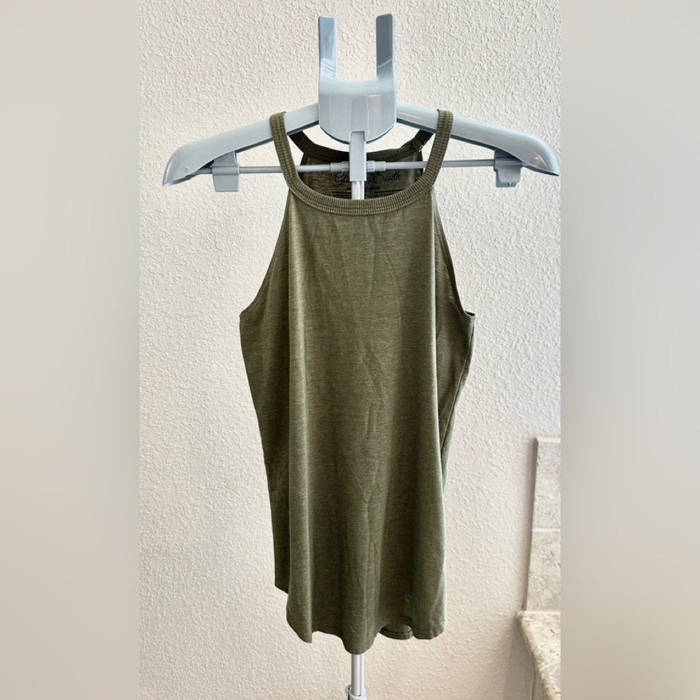 Fitted Sleeveless Green Tank Top